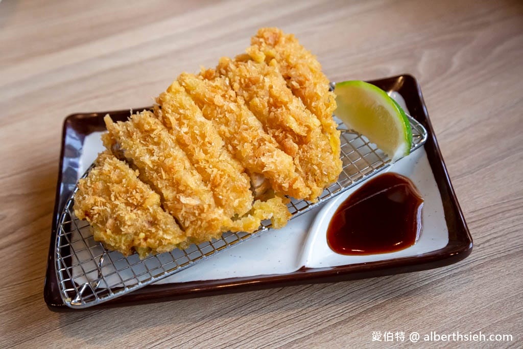 侍悟丸迴轉壽司嘉義新生店（網評高分日式料理，環境裝潢氣氛不錯）