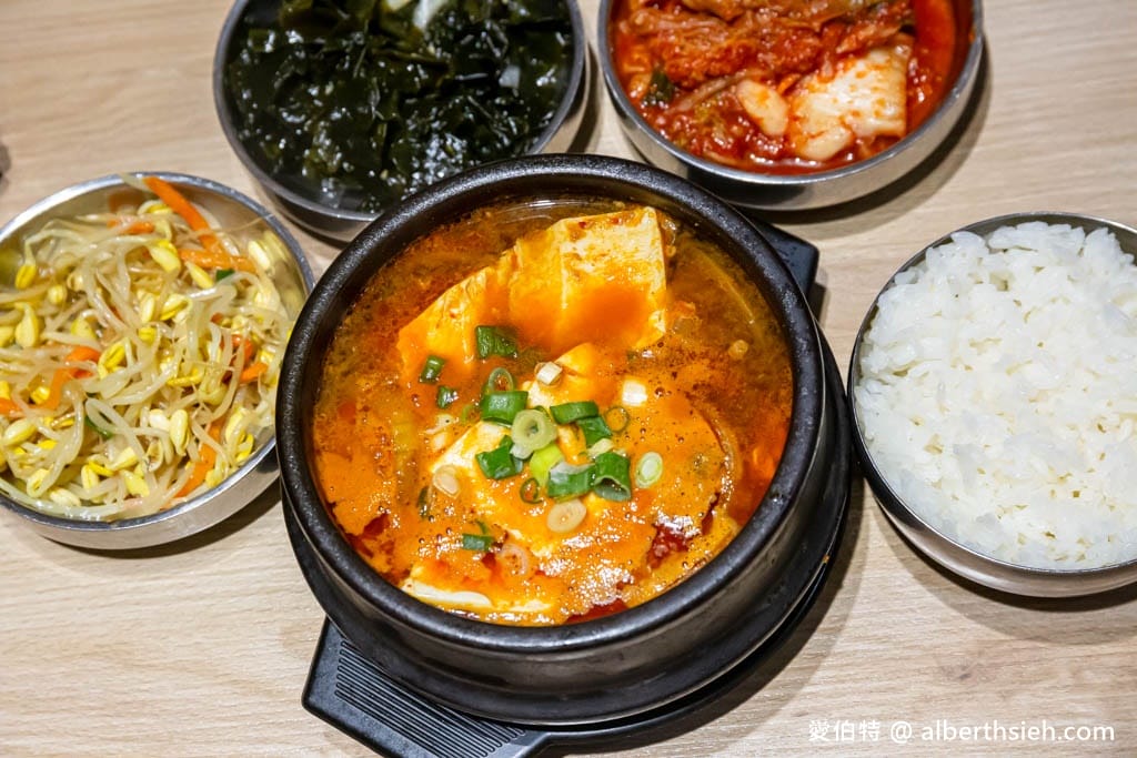 中壢韓式料理推薦馬柒｜元智大學平價美食，小菜吃到飽，大推洋釀炸雞