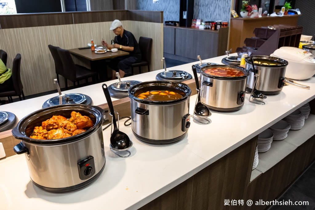 饗厚牛排-桃園店（399元起自助百匯吃到飽，牛排只要49）