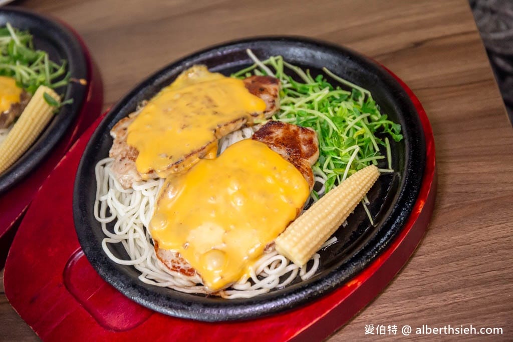 饗厚牛排-桃園店（399元起自助百匯吃到飽，牛排只要49）