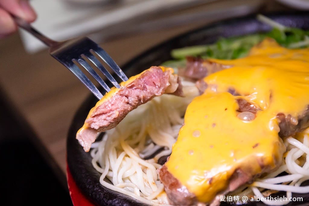 饗厚牛排-桃園店（399元起自助百匯吃到飽，牛排只要49）