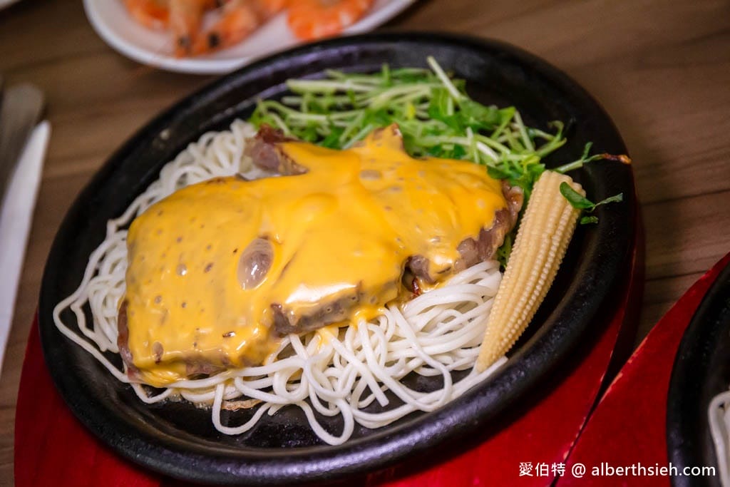 饗厚牛排-桃園店（399元起自助百匯吃到飽，牛排只要49）