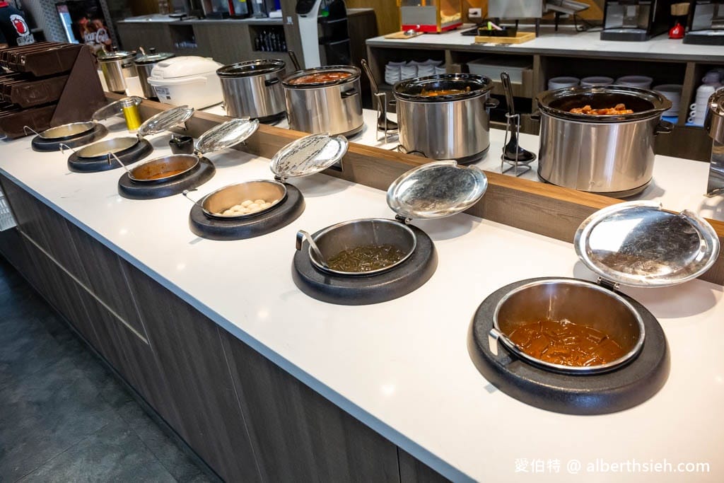 饗厚牛排-桃園店（399元起自助百匯吃到飽，牛排只要49）