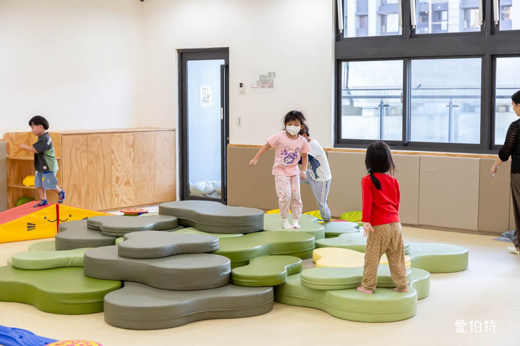 八德北青親子館|桃園免費室內親子景點,寬敞明亮小孩放電好去處 @愛伯特