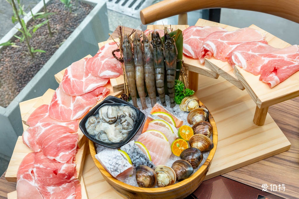 売鍋-中壢慈惠店（自助吧吃到飽，15款湯底，SOGO火鍋推薦） @愛伯特