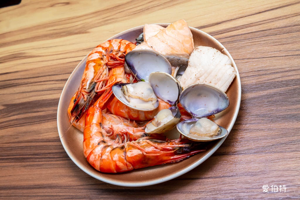 売鍋-中壢慈惠店(自助吧吃到飽,15款湯底,SOGO火鍋推薦) @愛伯特