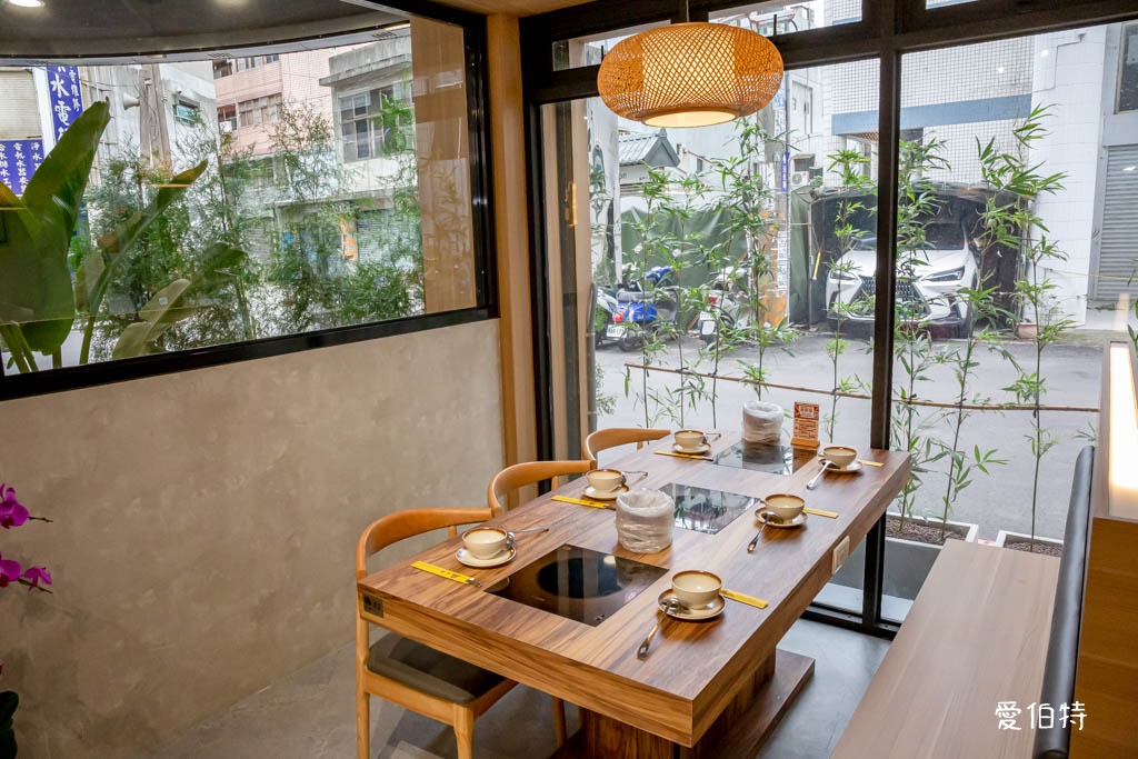 売鍋-中壢慈惠店(自助吧吃到飽,15款湯底,SOGO火鍋推薦) @愛伯特