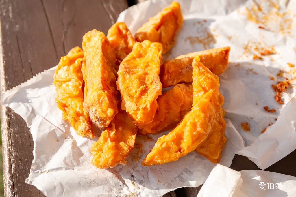 桃園萬大蜜汁炸雞｜大業寶山黃昏市場美食，腿排、雞翅、薯條必點 @愛伯特