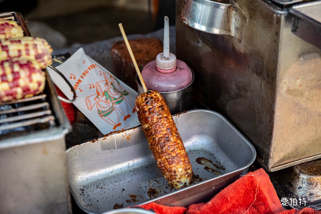 下鄉古早味烤香腸烤玉米|嘉義六腳美食(在地70年便宜又好吃) @愛伯特