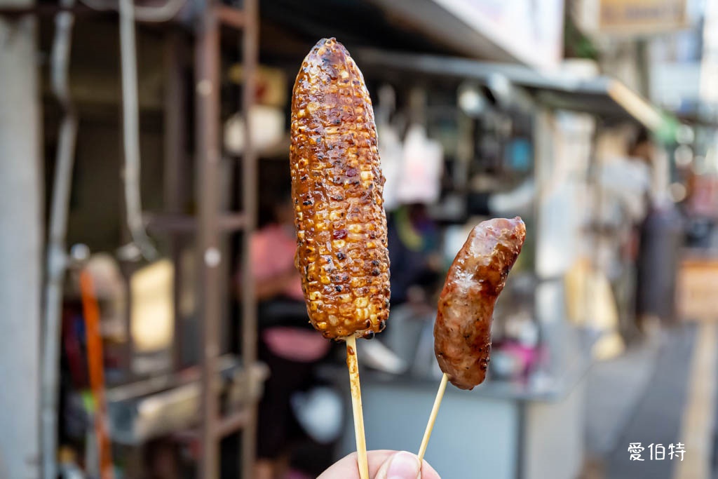 下鄉古早味烤香腸烤玉米｜嘉義六腳美食（在地70年便宜又好吃） @愛伯特