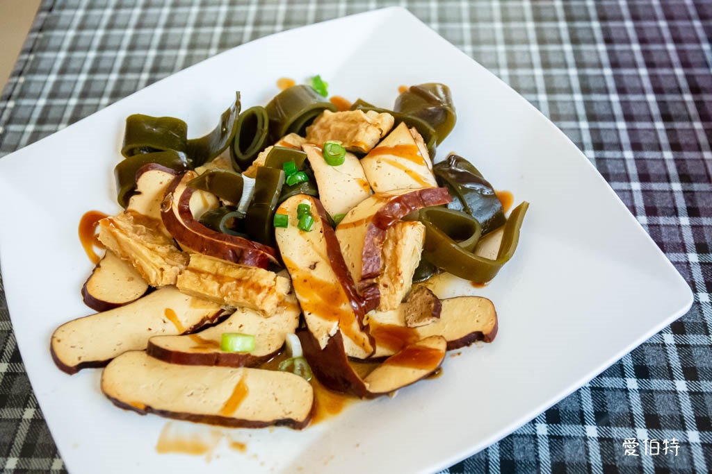 中壢內壢元生牛肉麵館(豆花免費吃到飽,停車方便!) @愛伯特