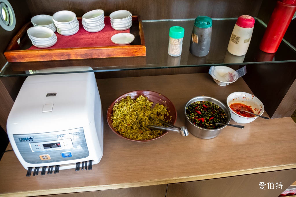 中壢內壢元生牛肉麵館(豆花免費吃到飽,停車方便!) @愛伯特