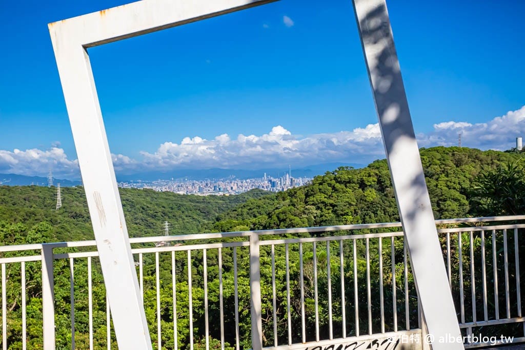 林口仁愛路觀景台（免爬山搭公車就可到，遠眺大台北盆地美景）