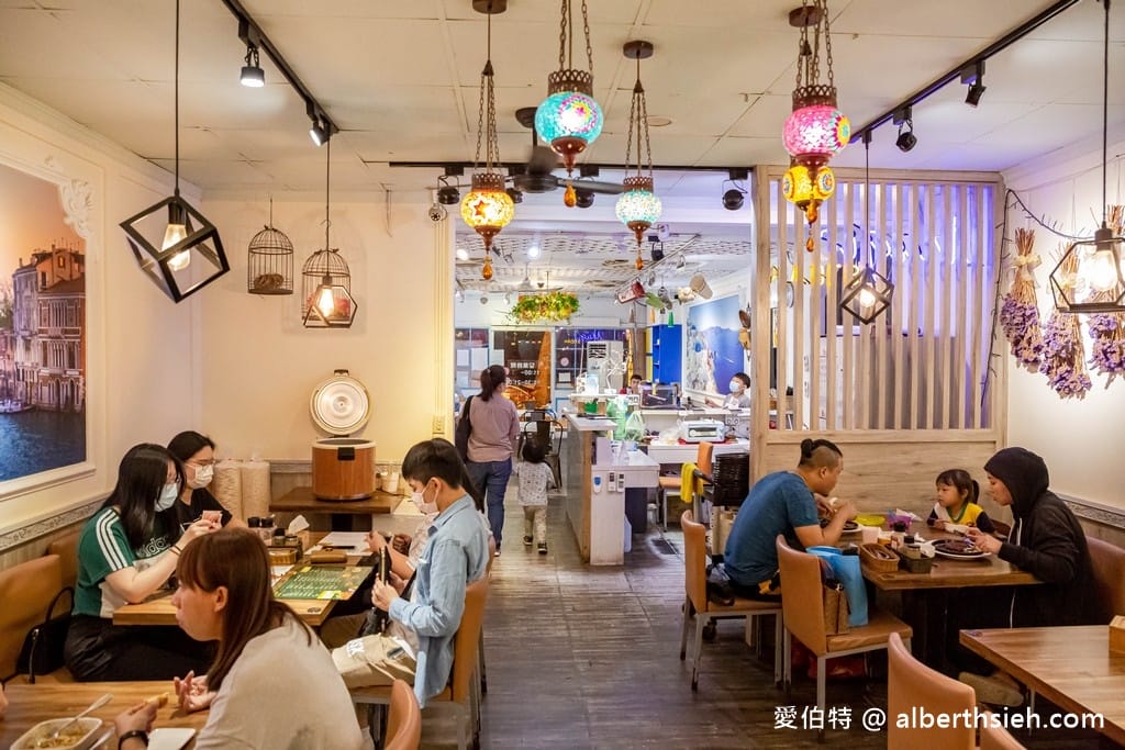 龜山美吉克原塊牛排｜鹹粥，玉米濃湯吃到飽超讚