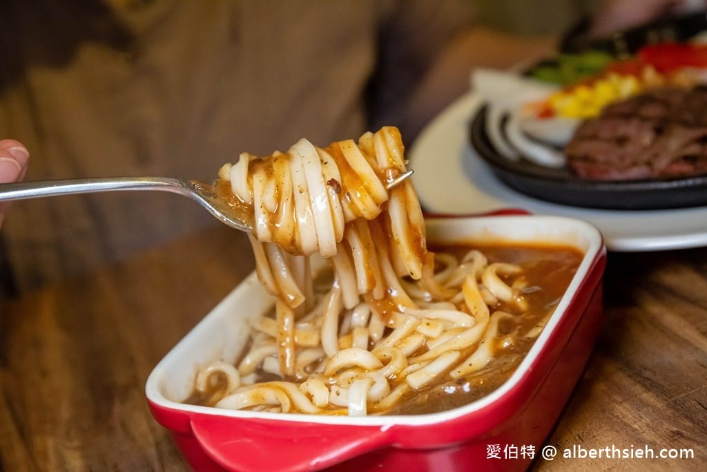 龜山美吉克原塊牛排｜鹹粥，玉米濃湯吃到飽超讚