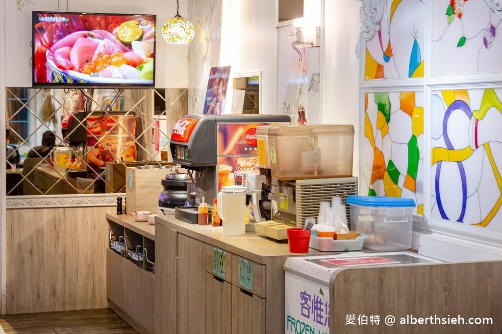 龜山美吉克原塊牛排｜鹹粥，玉米濃湯吃到飽超讚