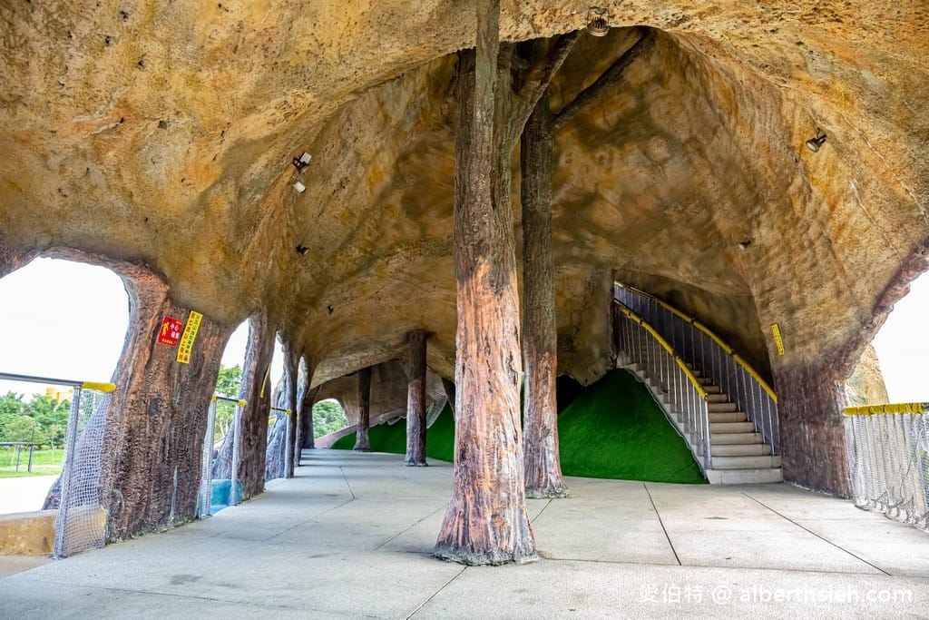 苗栗竹南獅山親子公園｜七彩火炎山溜滑梯，沙坑，玩水區