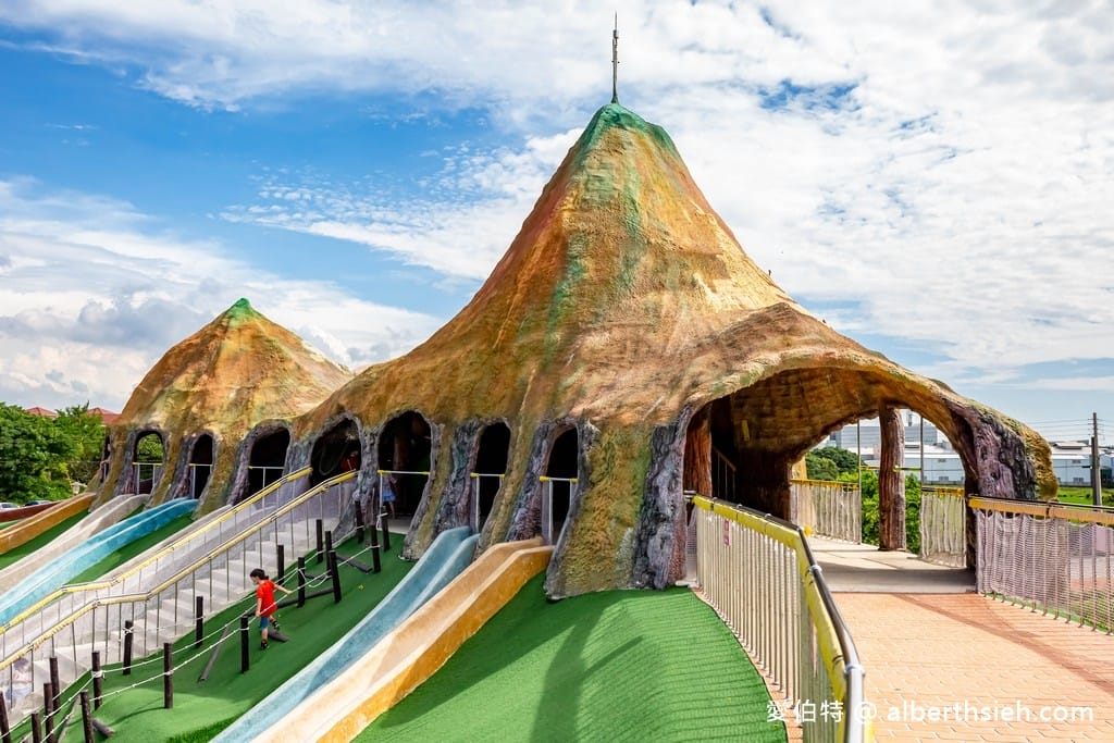 苗栗竹南獅山親子公園｜七彩火炎山溜滑梯，沙坑，玩水區