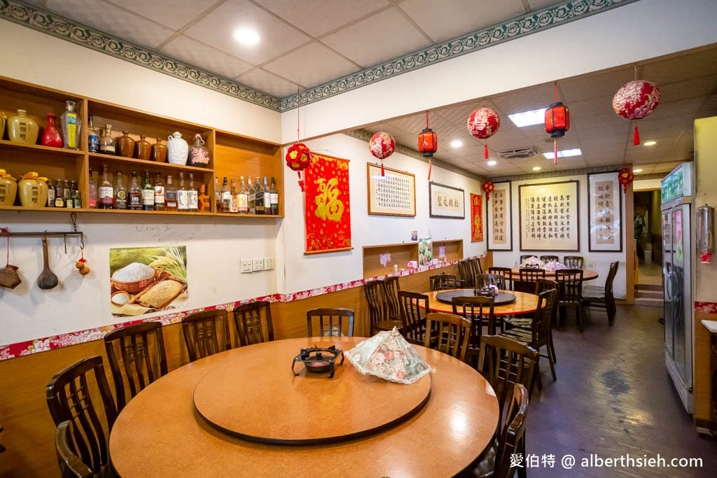 中壢首烏客家御膳館｜雞湯濃郁回甘，鮮蚵蛋、麵疙瘩、燉豬腳必點