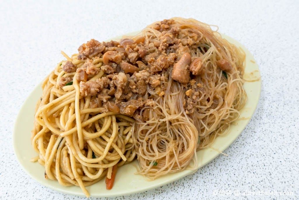 龜山羅媽媽早餐｜在地人狂推，份量超足的炒麵炒米粉