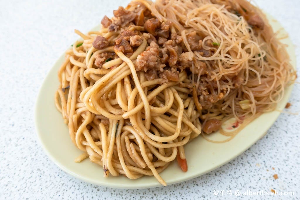 龜山羅媽媽早餐｜在地人狂推，份量超足的炒麵炒米粉