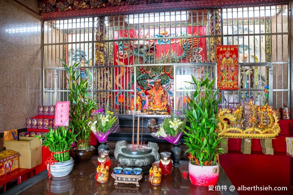 桃園蘆竹海福宮（全台最Q版的土地公3D互動彩繪牆，求招財金雞母）