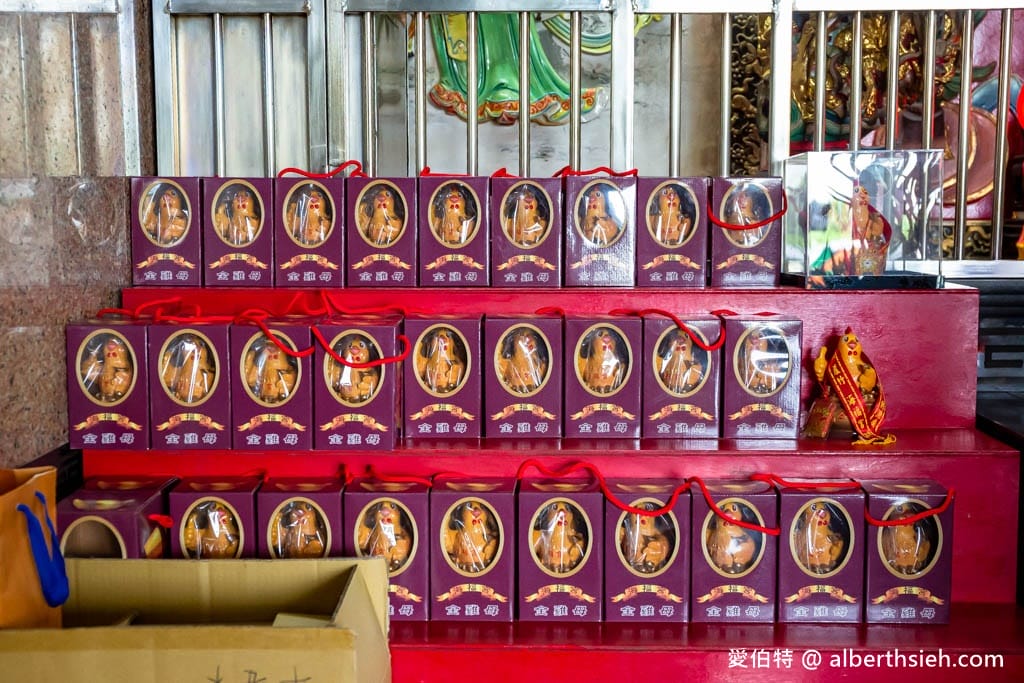 桃園蘆竹海福宮（全台最Q版的土地公3D互動彩繪牆，求招財金雞母）