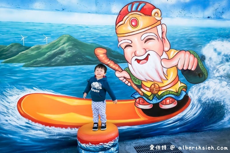 桃園蘆竹海福宮（全台最Q版的土地公3D互動彩繪牆，求招財金雞母）