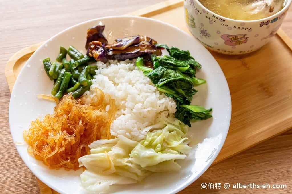 A店排骨餐｜桃園龜山美食，林口長庚旁便當店，雞腿排骨都好吃