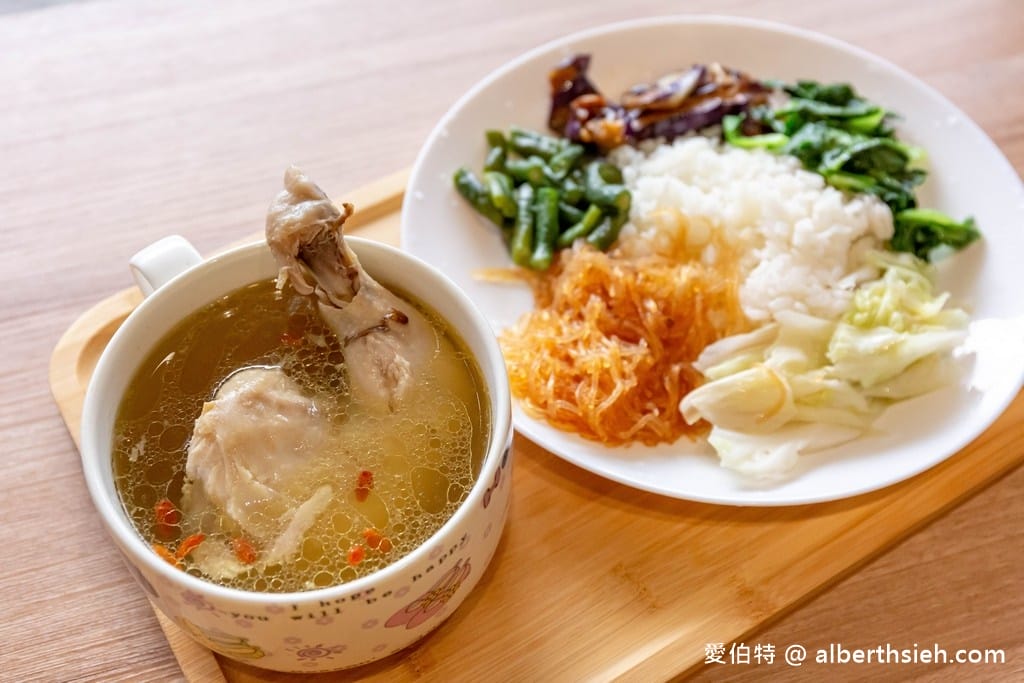 A店排骨餐｜桃園龜山美食，林口長庚旁便當店，雞腿排骨都好吃