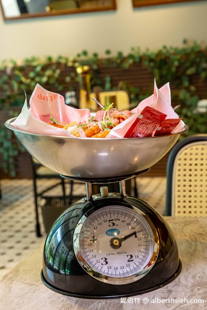 桃園藝文特區美食推薦｜Meat Up覓晌，不只浮誇好拍，餐點也驚豔的寵物友善餐廳