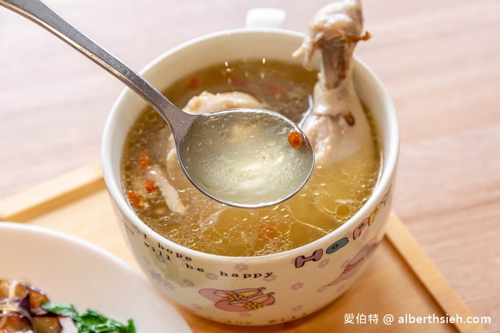 A店排骨餐｜桃園龜山美食，林口長庚旁便當店，雞腿排骨都好吃