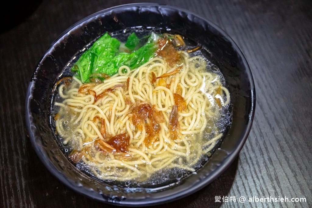中壢老天鵝鵝肉專賣店中山總店|肉質鮮嫩多汁,清油麵湯頭很香很好喝 - 第9張圖 中壢老天鵝鵝肉專賣店中山總店|肉質鮮嫩多汁,清油麵湯頭很香很好喝