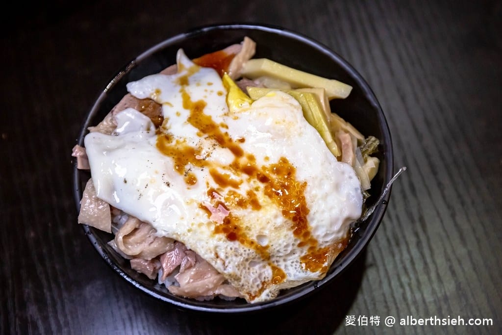 中壢老天鵝鵝肉專賣店中山總店|肉質鮮嫩多汁,清油麵湯頭很香很好喝 - 第11張圖 中壢老天鵝鵝肉專賣店中山總店|肉質鮮嫩多汁,清油麵湯頭很香很好喝