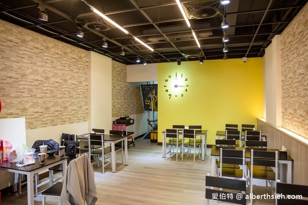 中壢老天鵝鵝肉專賣店中山總店|肉質鮮嫩多汁,清油麵湯頭很香很好喝 - 第6張圖 中壢老天鵝鵝肉專賣店中山總店|肉質鮮嫩多汁,清油麵湯頭很香很好喝