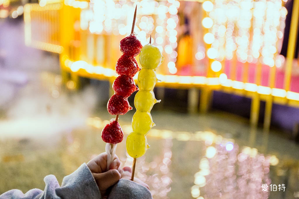 2025桃園華泰名品城聖誕節|20公尺聖誕樹,38攤飄雪市集美食,10週年煙火秀 @愛伯特