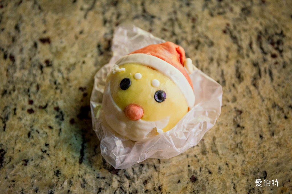 2025桃園華泰名品城聖誕節|20公尺聖誕樹,38攤飄雪市集美食,10週年煙火秀 @愛伯特