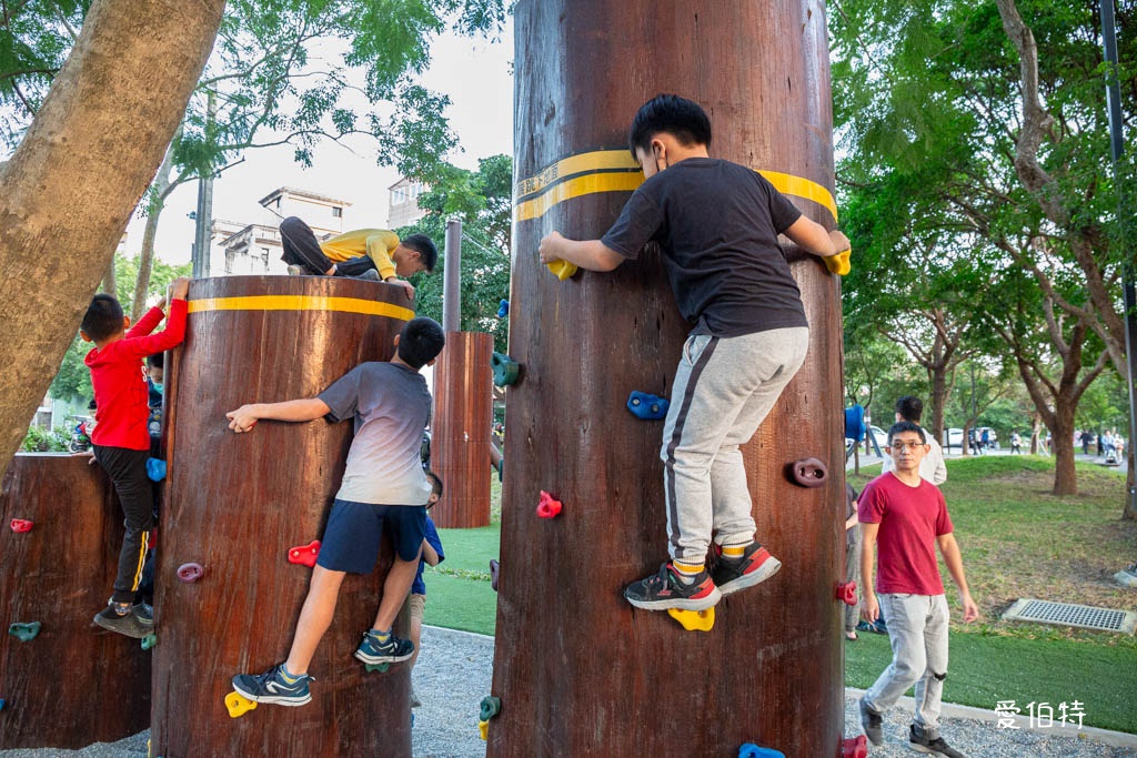 桃園南崁溪第一河濱公園|跳跳雲朵彈跳床,沙坑,全年齡都可玩 @愛伯特
