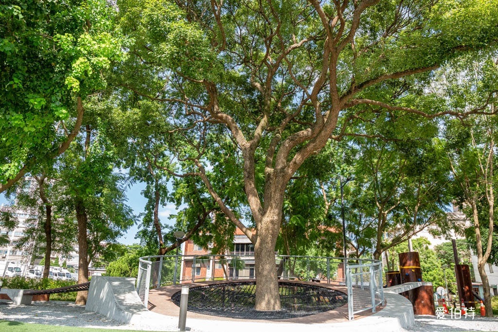 桃園南崁溪第一河濱公園｜跳跳雲朵彈跳床，沙坑，全年齡都可玩 @愛伯特