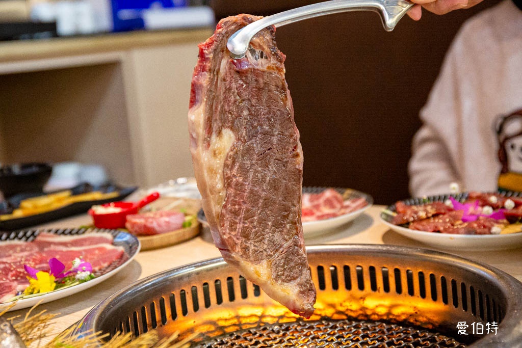 蘆竹燒肉道燒烤火鍋吃到飽|689元起,全台第一家軌道送餐 @愛伯特