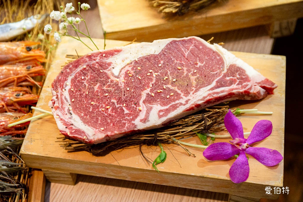 蘆竹燒肉道燒烤火鍋吃到飽|689元起,全台第一家軌道送餐 @愛伯特