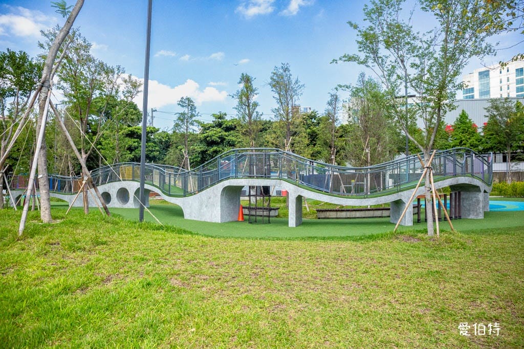 桃園親子景點｜南崁溪第一河濱公園，跳跳雲彈跳床、森林挑戰區