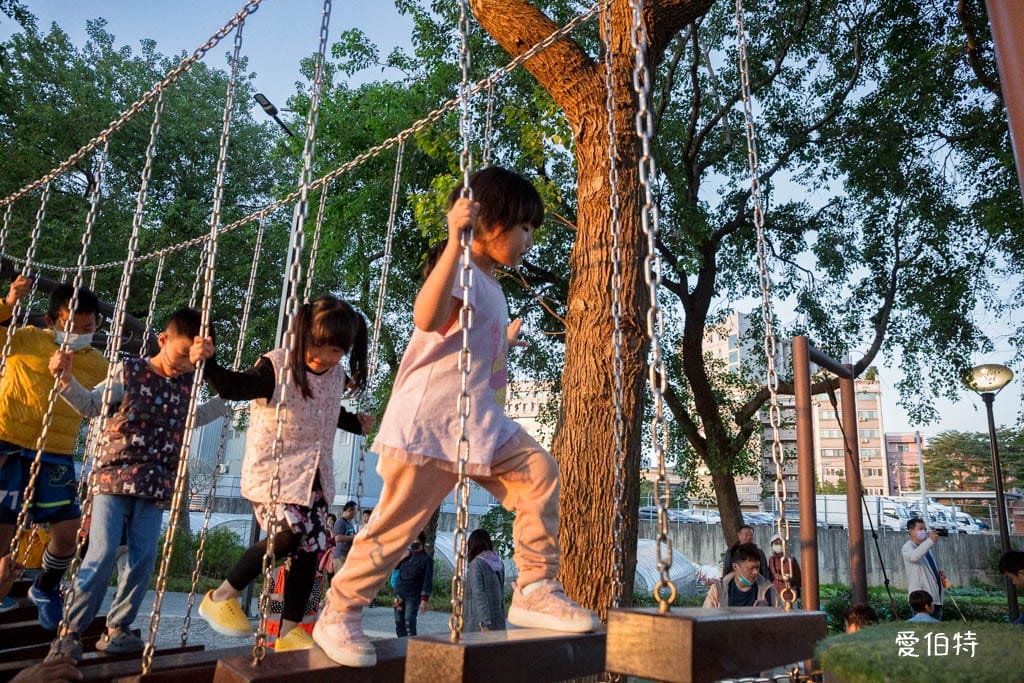桃園親子景點｜南崁溪第一河濱公園，跳跳雲彈跳床、森林挑戰區