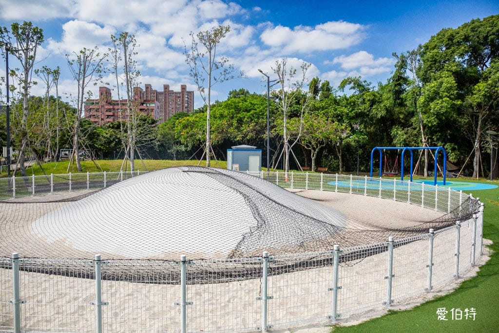 桃園親子景點｜南崁溪第一河濱公園，跳跳雲彈跳床、森林挑戰區