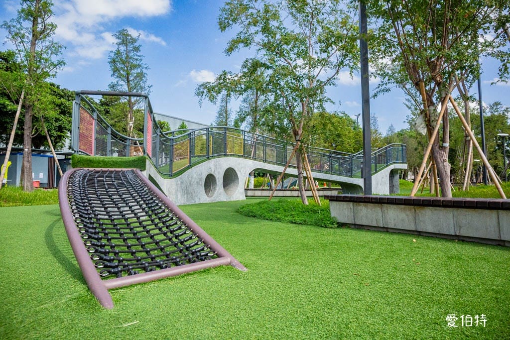 桃園親子景點｜南崁溪第一河濱公園，跳跳雲彈跳床、森林挑戰區