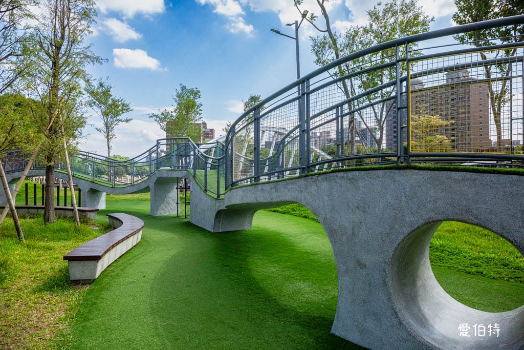 桃園親子景點｜南崁溪第一河濱公園，跳跳雲彈跳床、森林挑戰區