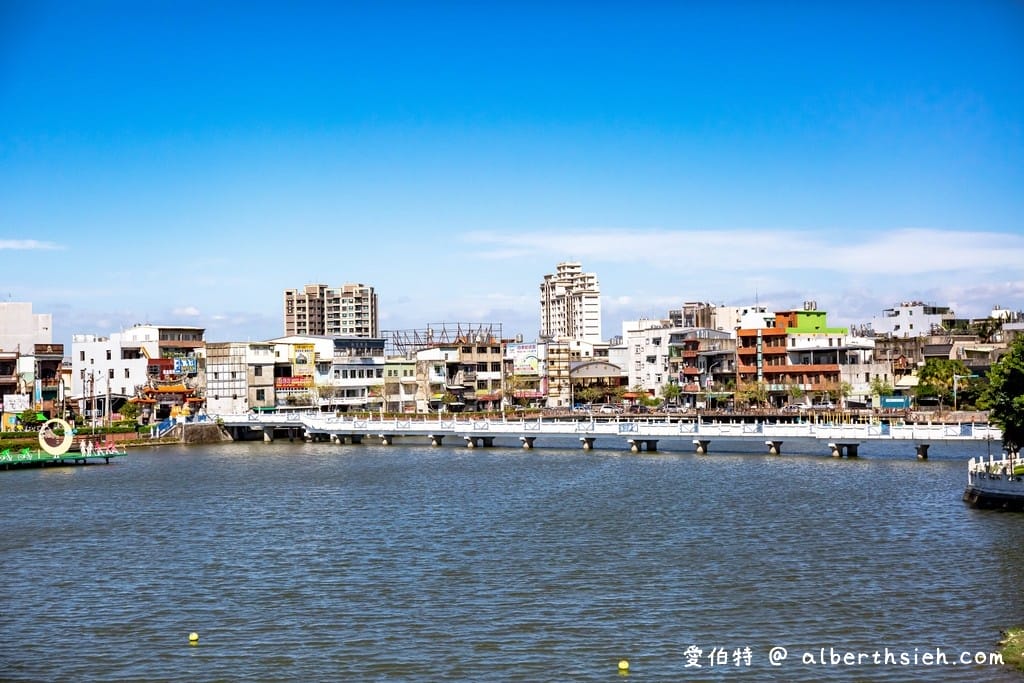 桃園龍潭大池｜斜張式光雕吊橋、南天宮
