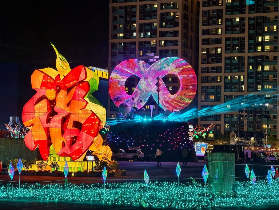 2025台灣燈會在桃園｜小提燈哪領？巨大卡比獸，皮卡丘 @愛伯特