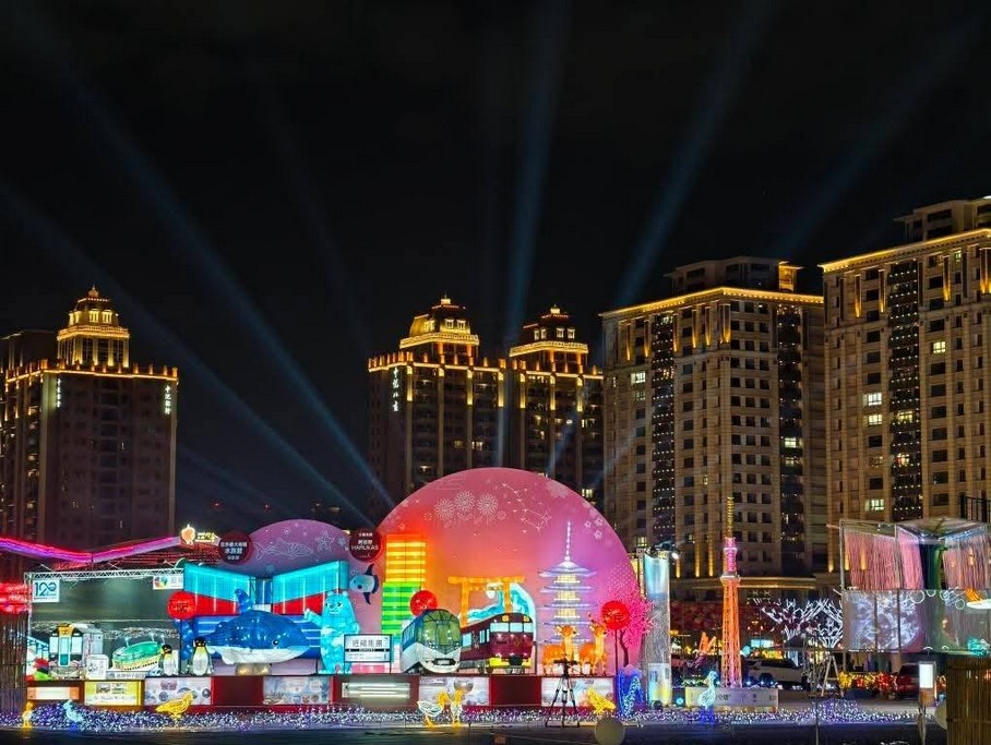 2025台灣燈會在桃園｜小提燈哪領？巨大卡比獸，皮卡丘 @愛伯特