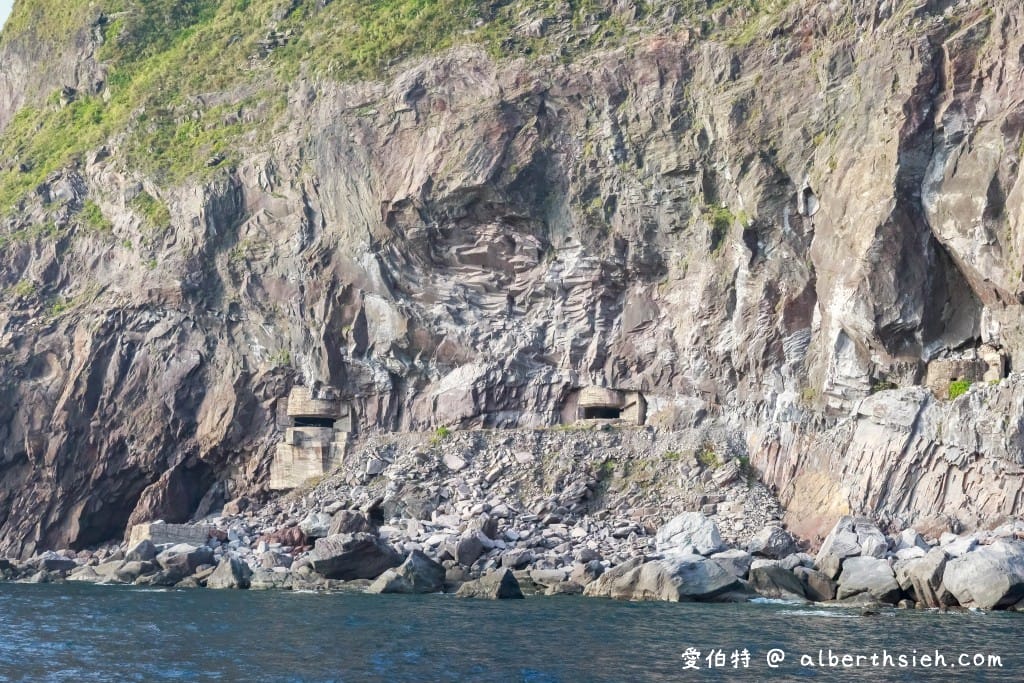 宜蘭龜山島登島賞鯨推薦｜優惠票、牛奶湖、龜山八景、島孤人不孤